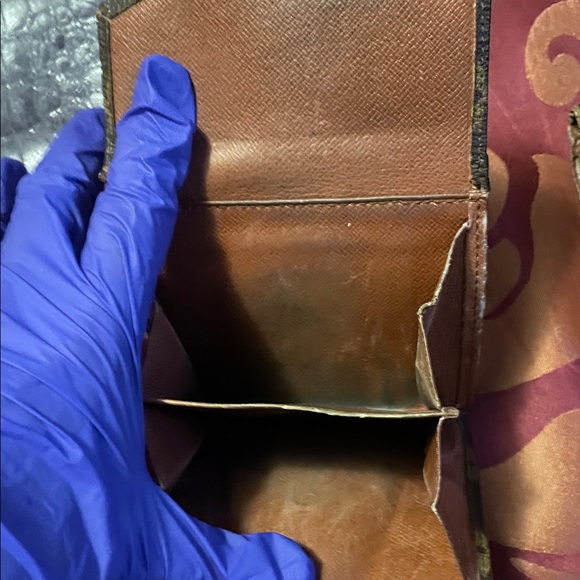 Designer wallet lot of four - Picture 7 of 17